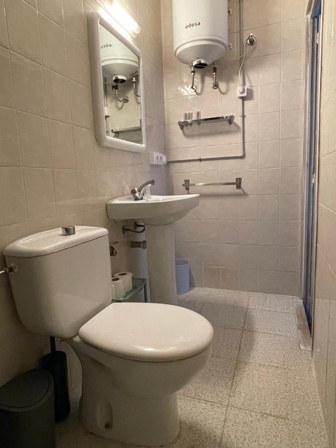 P&R Hostals Can Tort 滨海托萨 外观 照片