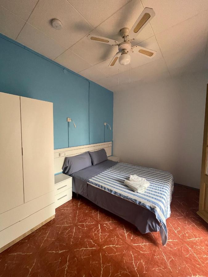 P&R Hostals Can Tort 滨海托萨 外观 照片